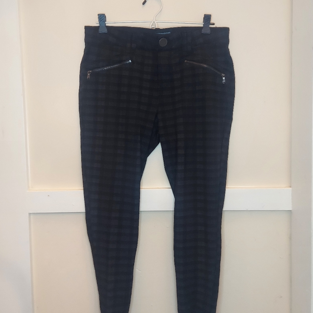 Wit & wisdom stretchy black plaid trousers